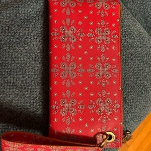 Vida Wristlet
Coated Canvas Red Journey Bandana